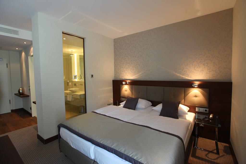 Schlosshotel Kassel Ngoại thất bức ảnh